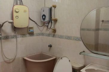 Bandar Laguna Merbok