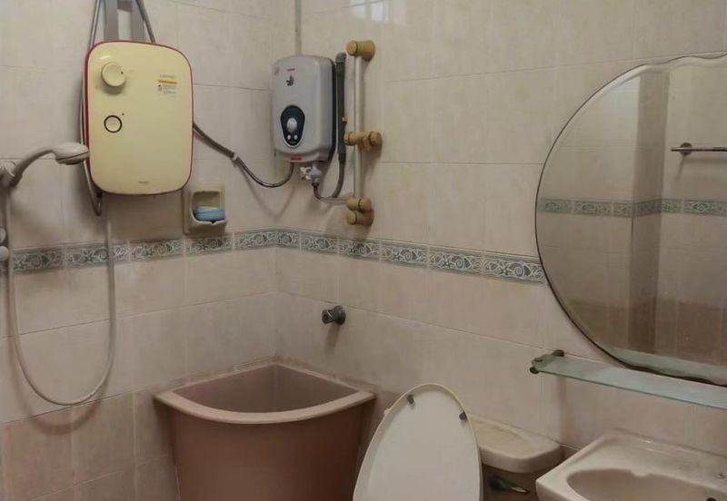 Bandar Laguna Merbok