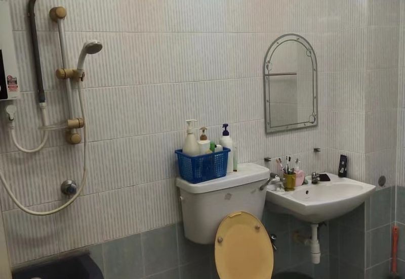 Bandar Laguna Merbok