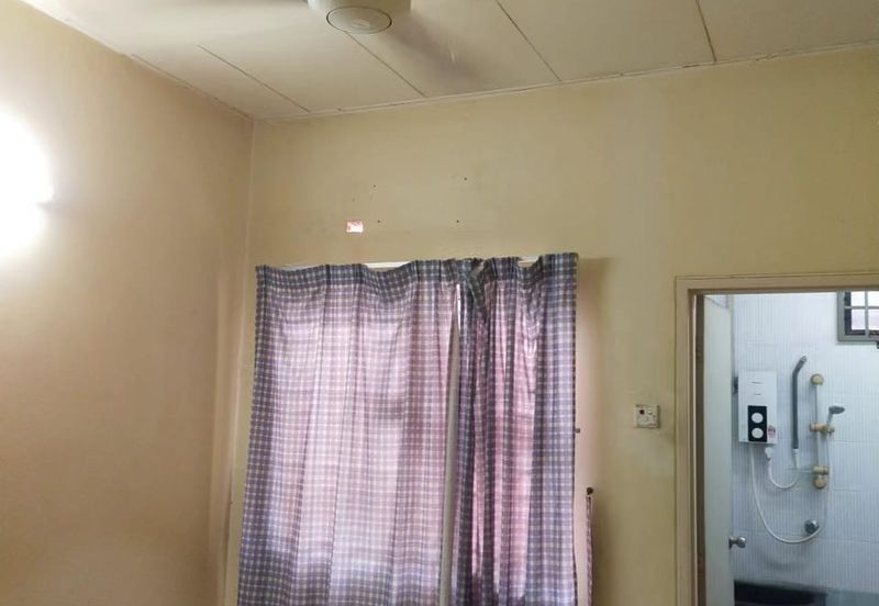 Bandar Laguna Merbok