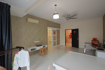 TAMAN PERMATA HILL PARK