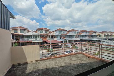 TAMAN PERMATA HILL PARK