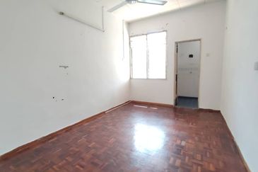 BANDAR LAGUNA MERBOK (SESEBUAH)