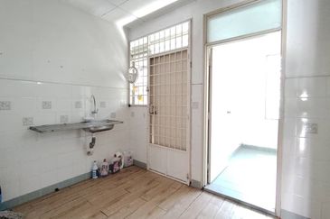 BANDAR LAGUNA MERBOK (SESEBUAH)