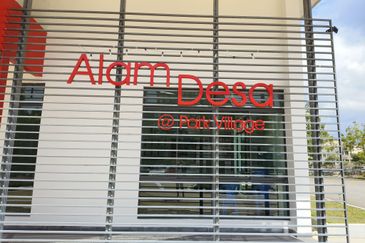 Alam Desa, Precinct 15