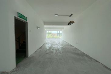 Meru Impian Frist & Second Shop Lot