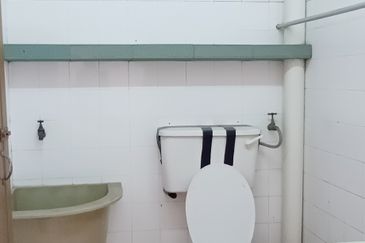 Jalan Kampar Nice First Floor Shop For Rent 