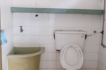 Jalan Kampar Nice First Floor Shop For Rent 