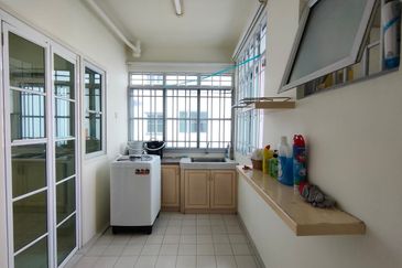 KONDOMINIUM DAMAIPURI