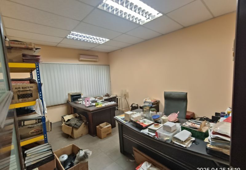 Nice Renovation Ground Floor Shop Lot For Rent 