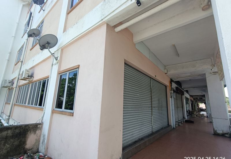 Nice Renovation Ground Floor Shop Lot For Rent 