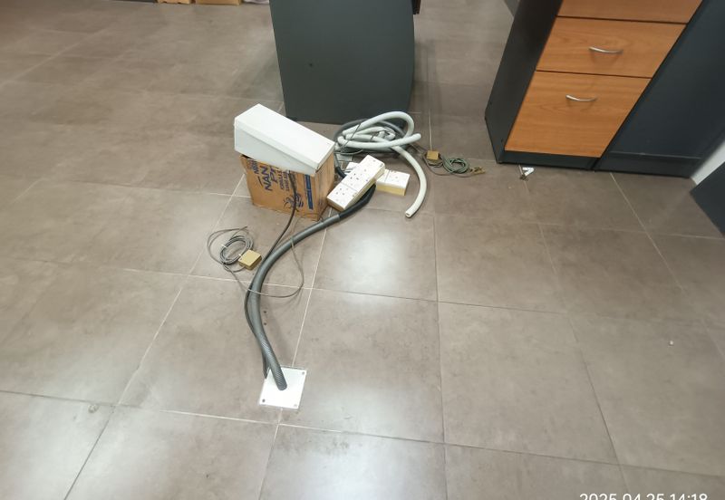 Nice Renovation Ground Floor Shop Lot For Rent 