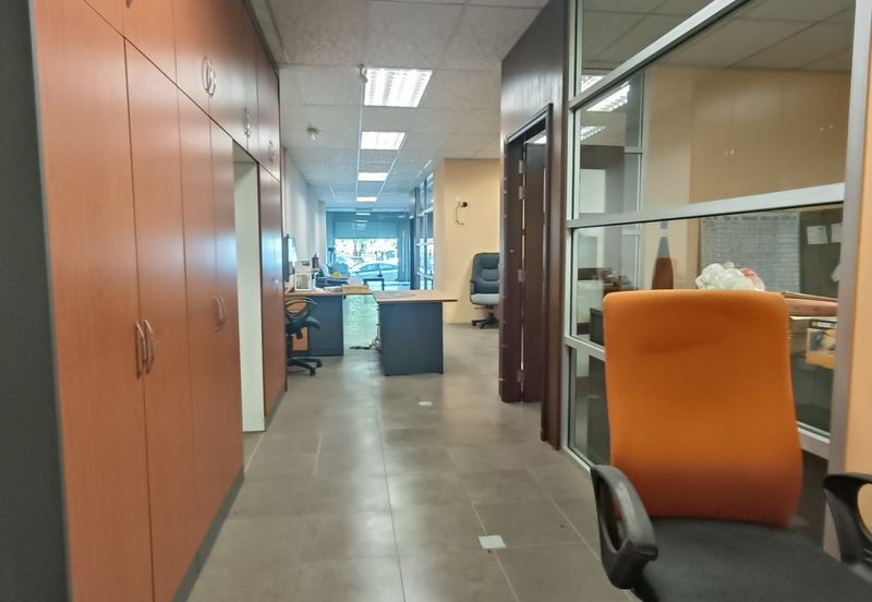 Nice Renovation Ground Floor Shop Lot For Rent 