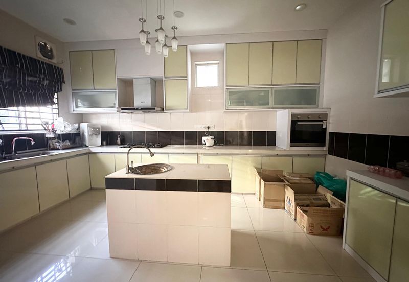 TAMAN MERU DESA PARK