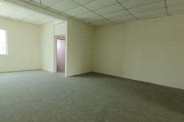 Meru Impian Frist & Second Shop Lot