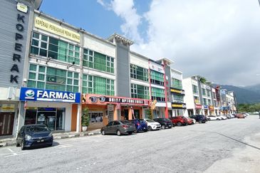 Meru Impian Frist & Second Shop Lot