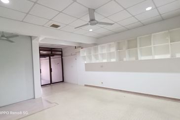 Jalan Kampar Nice First Floor Shop For Rent 