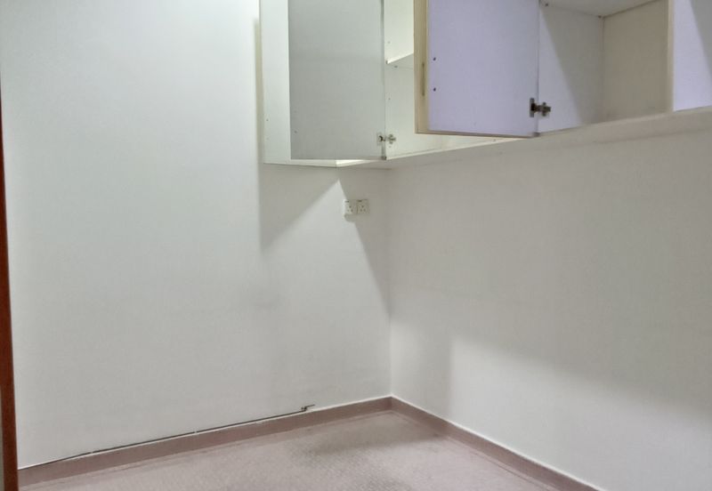 Jalan Kampar Nice First Floor Shop For Rent 