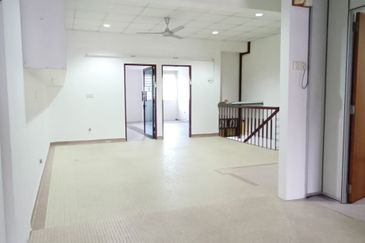 Jalan Kampar Nice First Floor Shop For Rent 