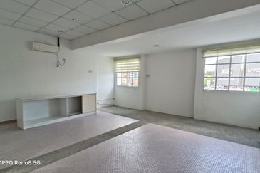 Jalan Kampar Nice First Floor Shop For Rent 