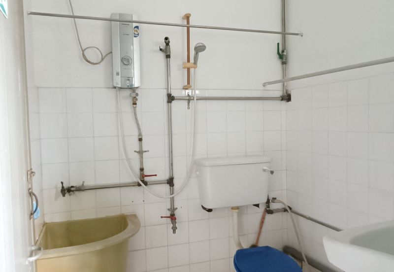 Jalan Kampar Nice First Floor Shop For Rent 