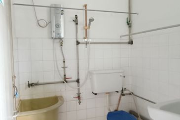 Jalan Kampar Nice First Floor Shop For Rent 