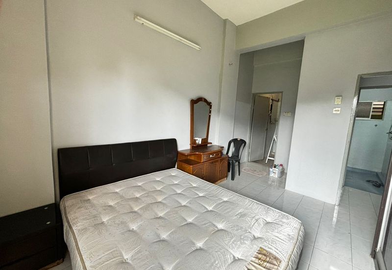 LE COURTS DESA TAMBUN