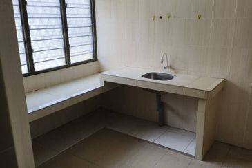 TAMAN CAHAYA BERCHAM