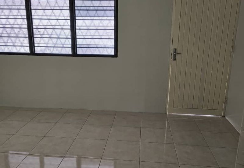 TAMAN CAHAYA BERCHAM