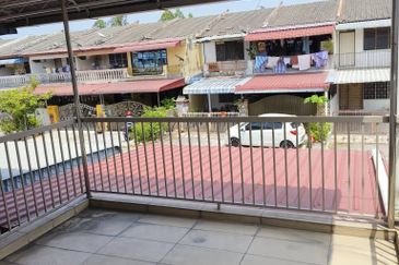 TAMAN CAHAYA BERCHAM