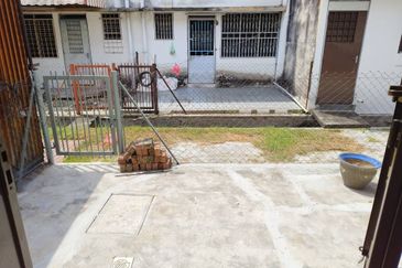 TAMAN CAHAYA BERCHAM