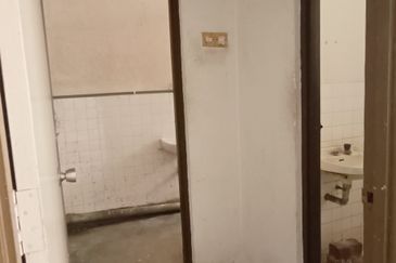 Pengkalan Station 18