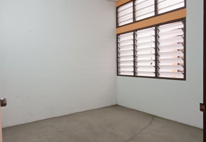 Pengkalan Station 18