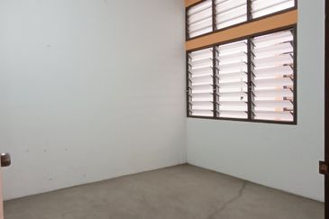 Pengkalan Station 18