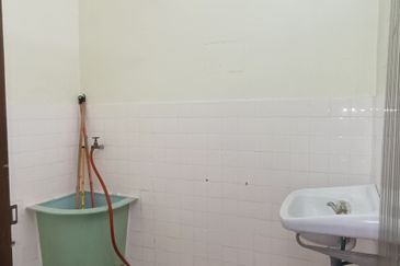 Pengkalan Station 18