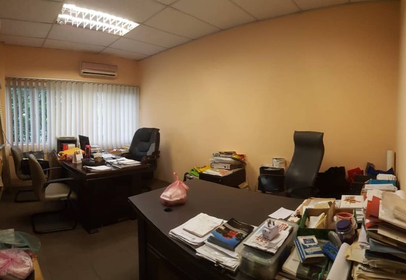 Nice Renovation Ground Floor Shop Lot For Rent 