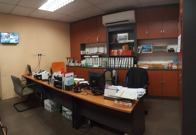 Nice Renovation Ground Floor Shop Lot For Rent 