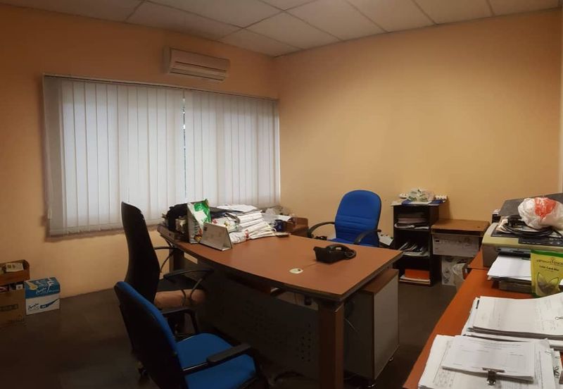 Nice Renovation Ground Floor Shop Lot For Rent 