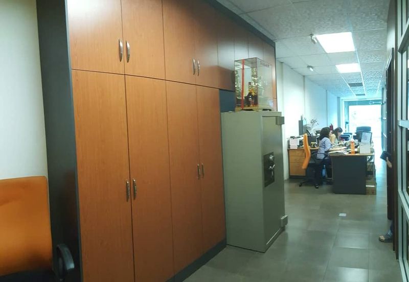 Nice Renovation Ground Floor Shop Lot For Rent 