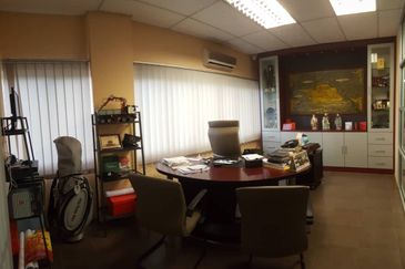 Nice Renovation Ground Floor Shop Lot For Rent 