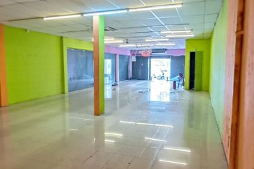 Tasek Facing main road shop For Sale and Rent 