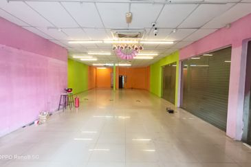Tasek Facing main road shop For Sale and Rent 
