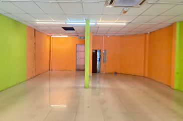 Tasek Facing main road shop For Sale and Rent 