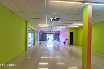 Tasek Facing main road shop For Sale and Rent 