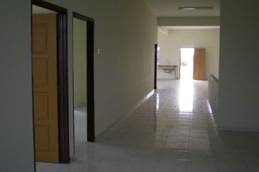 Guntong Good Condition 1st Floor Shop for Rent 