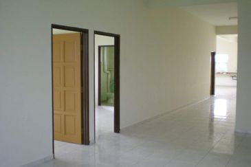 Guntong Good Condition 1st Floor Shop for Rent 