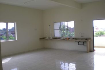 Guntong Good Condition 1st Floor Shop for Rent 