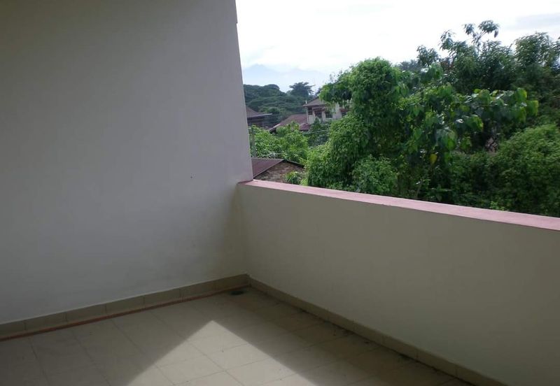 Guntong Good Condition 1st Floor Shop for Rent 