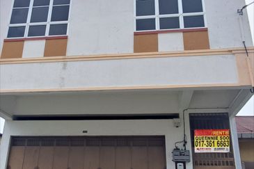 Guntong Good Condition 1st Floor Shop for Rent 