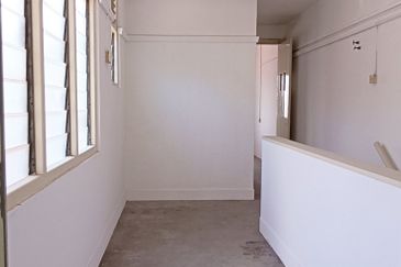 Persiaran Greenhill, Kampung Jawa